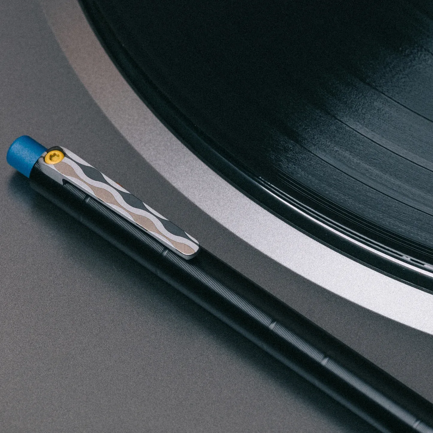 Groove Seasonal Release Side Kick Pen